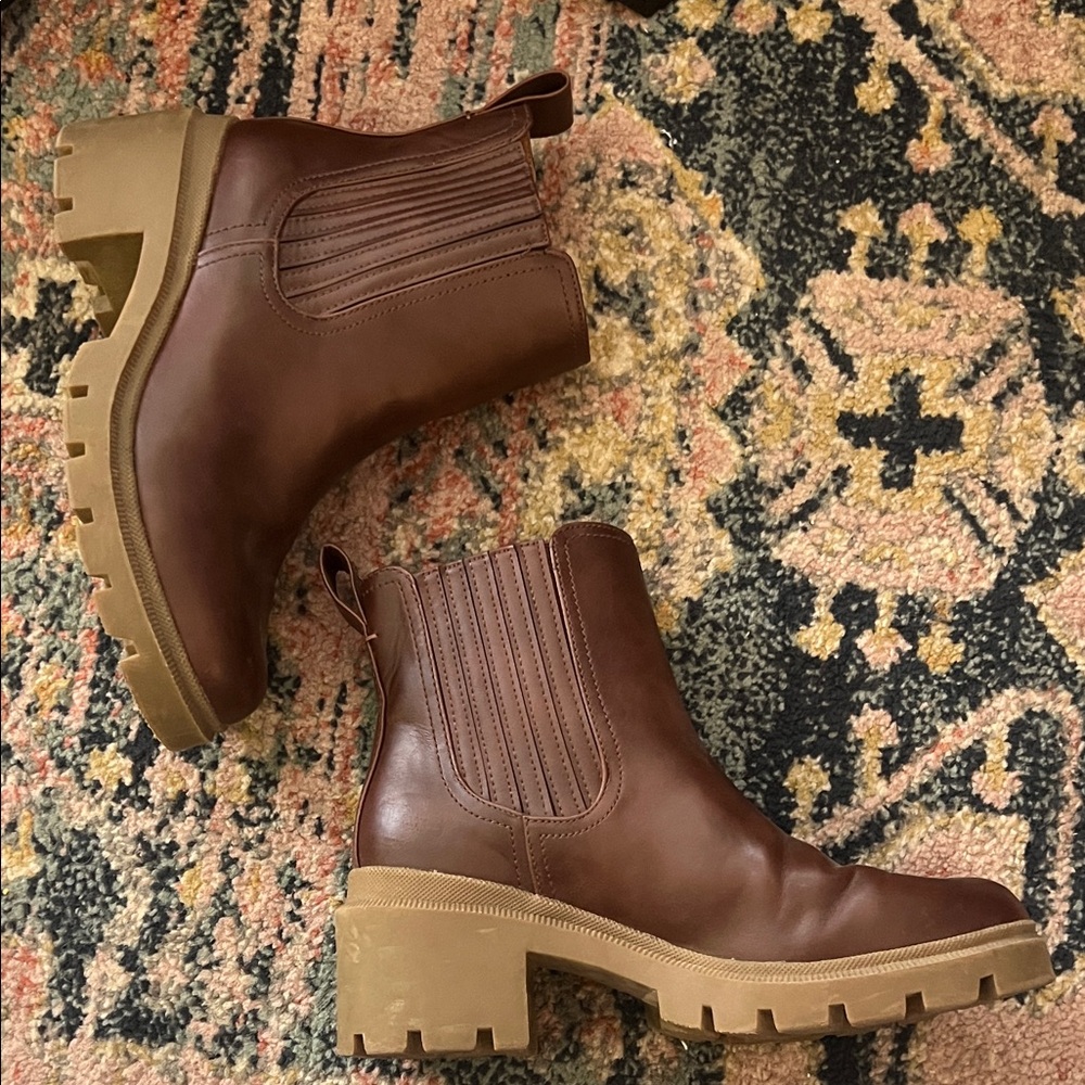 Women’s Universal Thread Brown Ankle Heeled Lug Boots